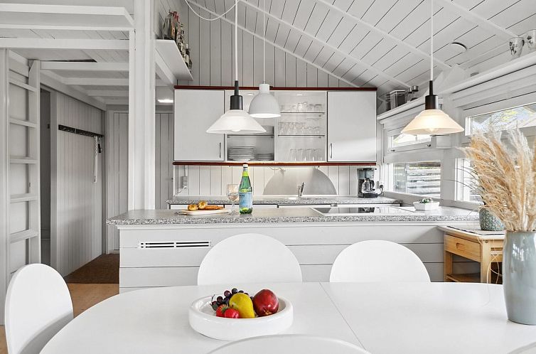 Vakantiehuis "Allida" - 800m from the sea