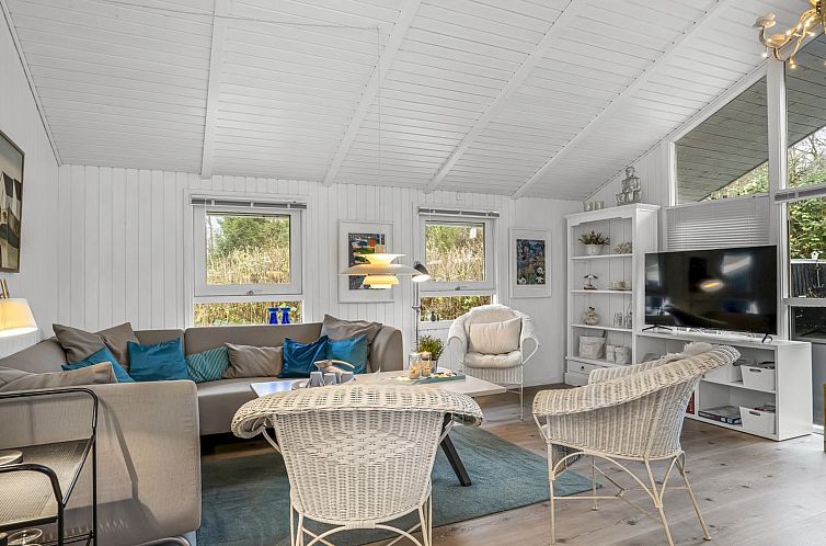 Vakantiehuis "Gonda" - 2km from the sea