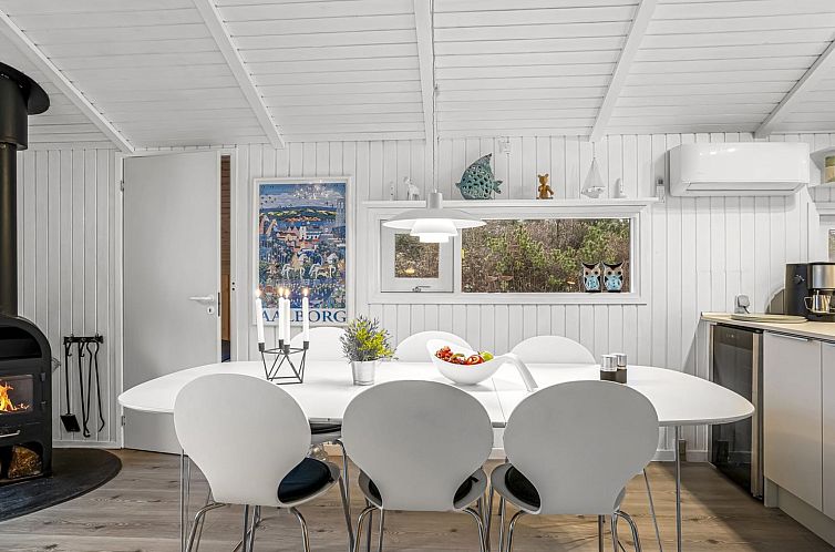Vakantiehuis "Gonda" - 2km from the sea