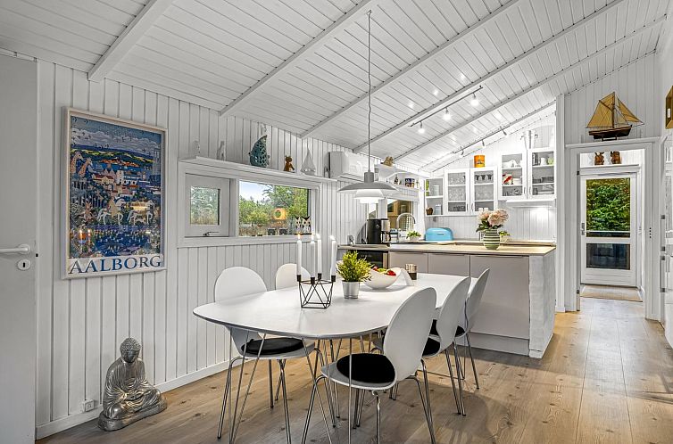 Vakantiehuis "Gonda" - 2km from the sea