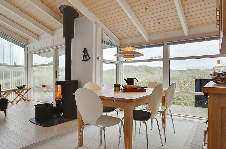 Vakantiehuis "Lennja" - 300m from the sea