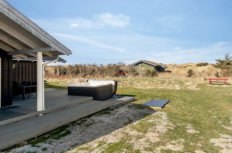 Vakantiehuis "Djuna" - 550m from the sea