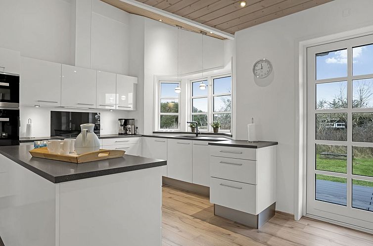 Vakantiehuis "Djuna" - 550m from the sea