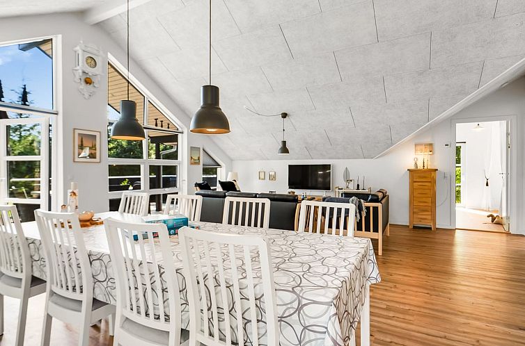 Vakantiehuis "Roska" - 1.3km from the sea