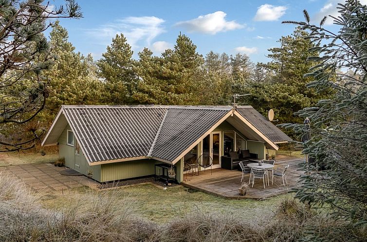 Vakantiehuis "Ejla" - 600m from the sea