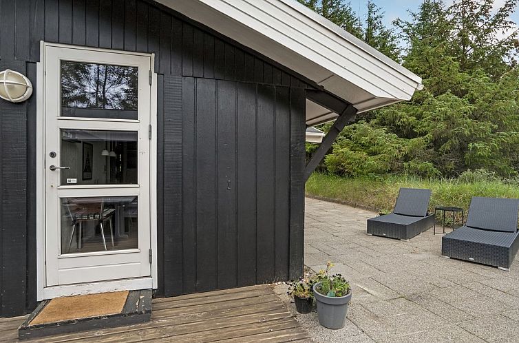 Vakantiehuis "Eivy" - 1km from the sea