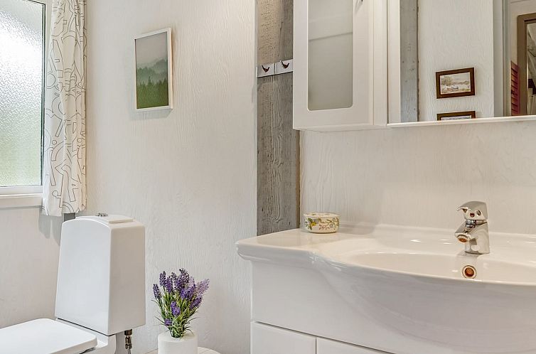 Vakantiehuis "Eivy" - 1km from the sea