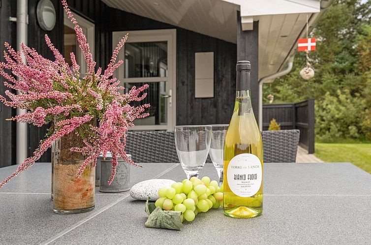 Vakantiehuis "Frida" - 700m from the sea