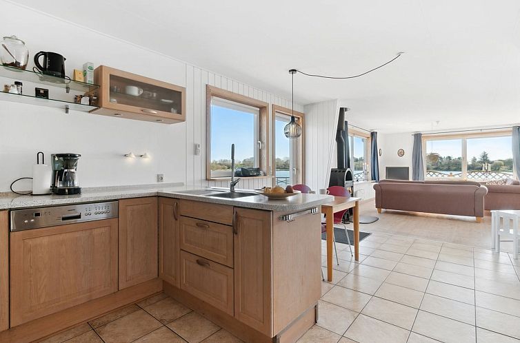 Vakantiehuis "Alvira" - 8km to the fjord