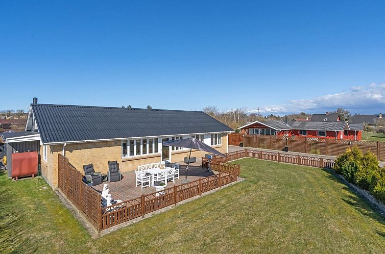 Vakantiehuis "Bitta" - 500m from the sea