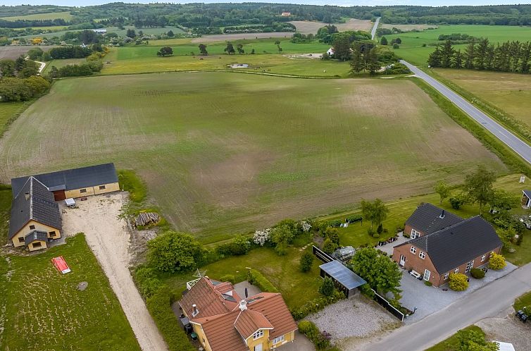 Vakantiehuis "Elza" - 2.5km from the sea