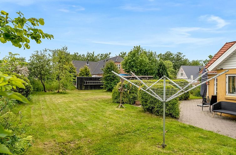 Vakantiehuis "Elza" - 2.5km from the sea