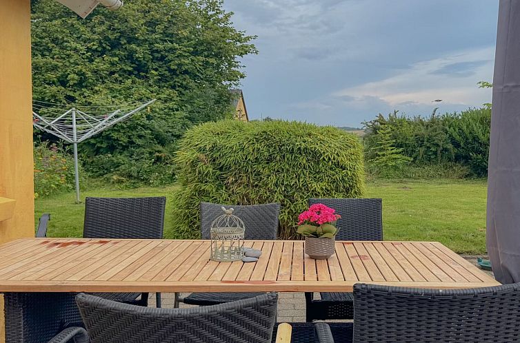 Vakantiehuis "Elza" - 2.5km from the sea