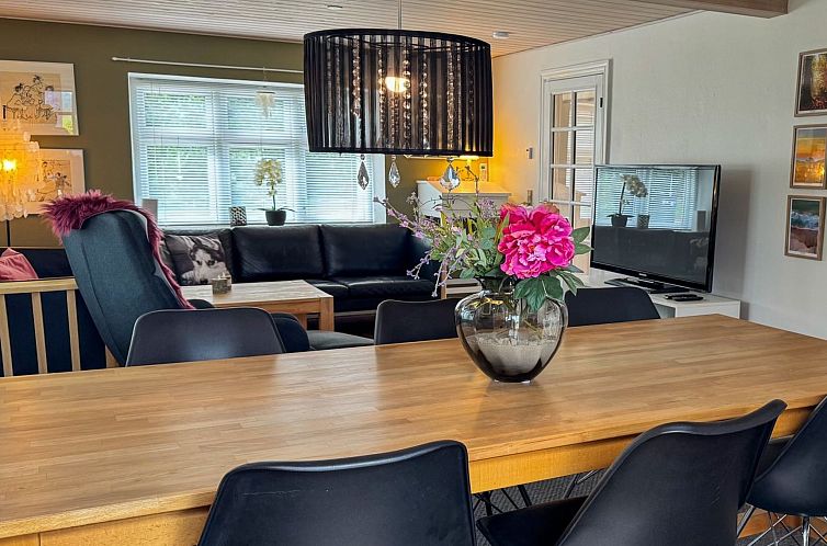 Vakantiehuis "Elza" - 2.5km from the sea