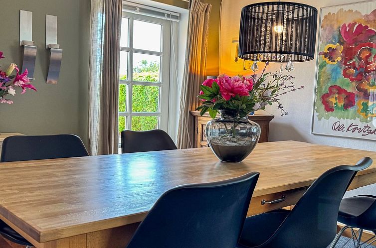 Vakantiehuis "Elza" - 2.5km from the sea