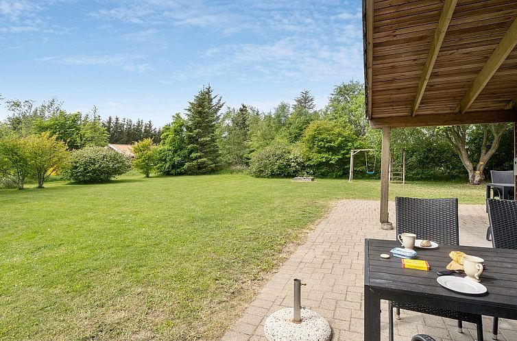 Vakantiehuis "Els" - 900m from the sea