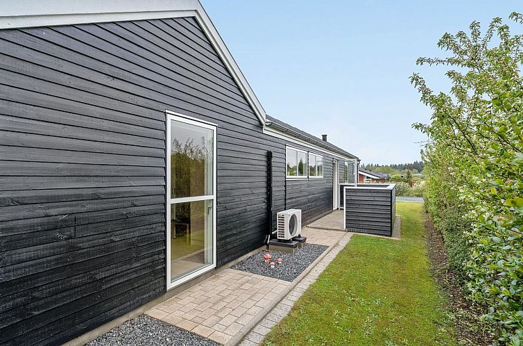 Vakantiehuis "Artur" - 1.5km from the sea