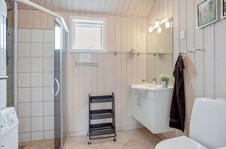Vakantiehuis "Artur" - 1.5km from the sea