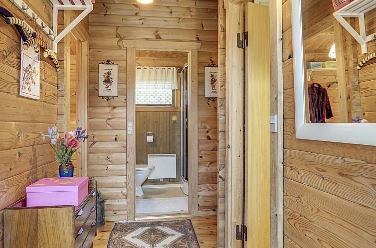 Vakantiehuis "Artur" - 1.5km from the sea