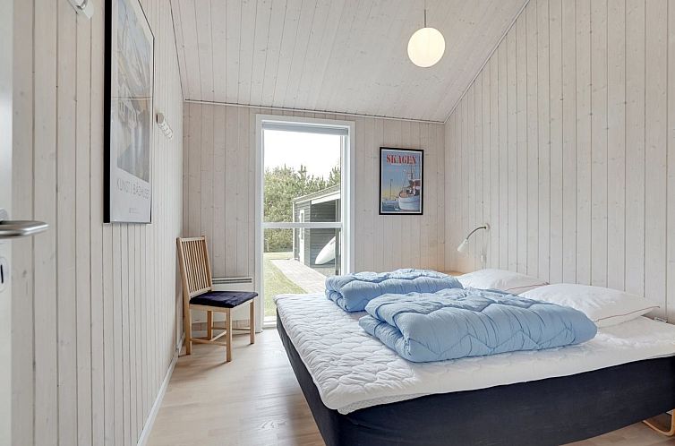 Vakantiehuis "Artur" - 1.5km from the sea