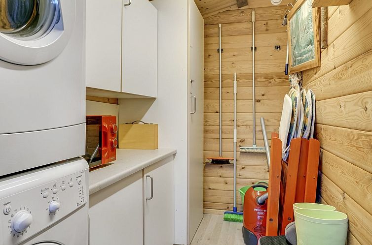 Vakantiehuis "Artur" - 1.5km from the sea