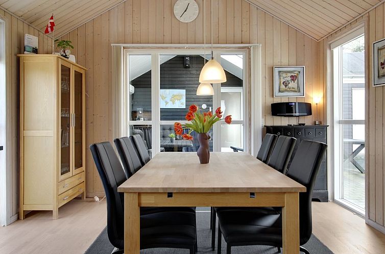 Vakantiehuis "Artur" - 1.5km from the sea