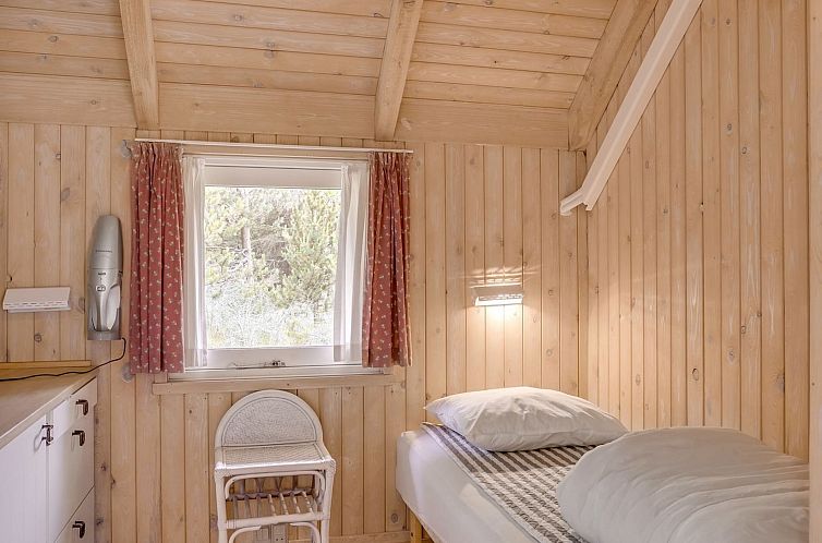 Vakantiehuis "Gunnie" - 1.1km from the sea