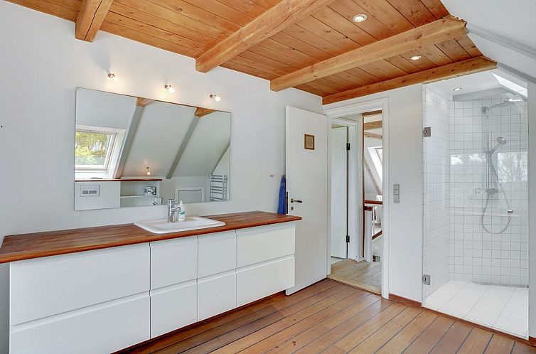 Vakantiehuis "Nella" - 1.2km from the sea