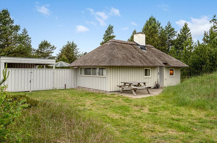 Vakantiehuis "Gunnie" - 1.1km from the sea