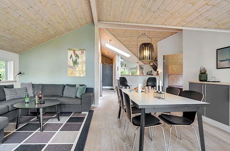 Vakantiehuis "Gunnie" - 1.1km from the sea