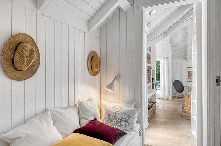 Vakantiehuis "Verner" - 900m from the sea