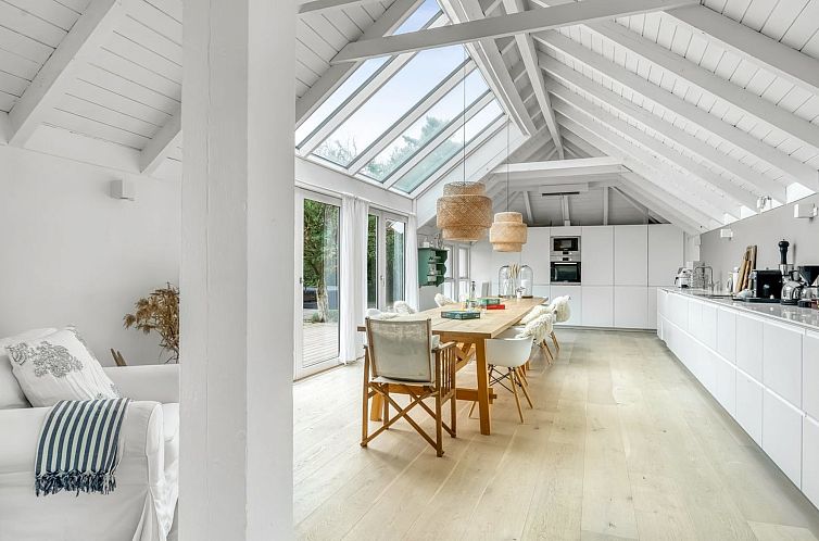 Vakantiehuis "Verner" - 900m from the sea