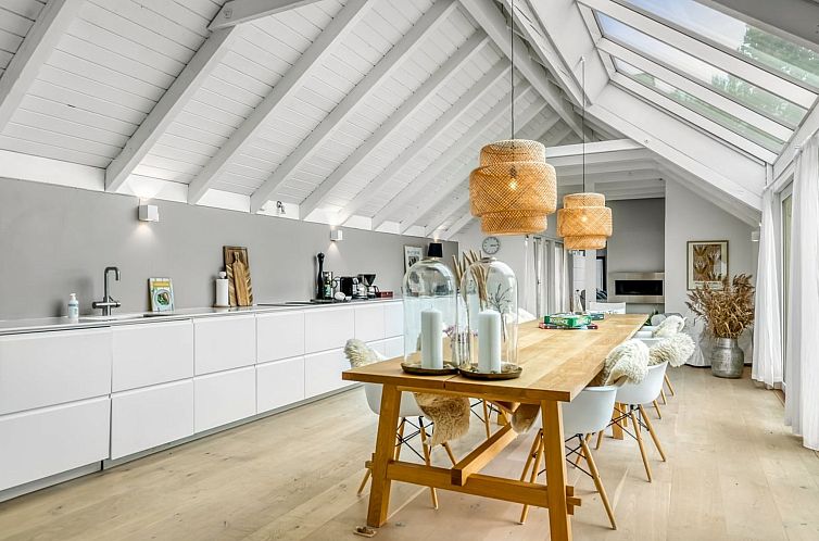 Vakantiehuis "Verner" - 900m from the sea