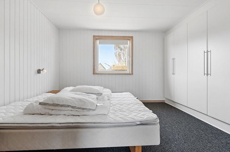 Vakantiehuis "Verner" - 900m from the sea