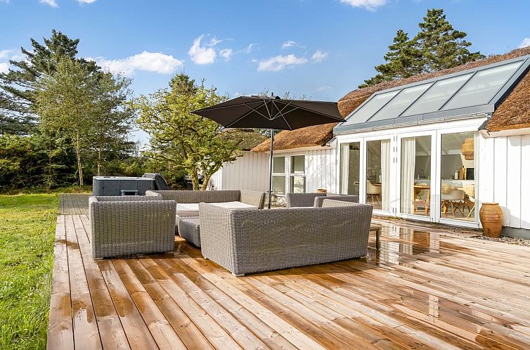 Vakantiehuis "Verner" - 900m from the sea