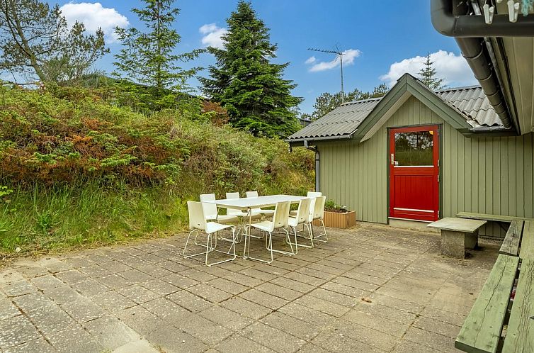 Vakantiehuis "Verner" - 900m from the sea