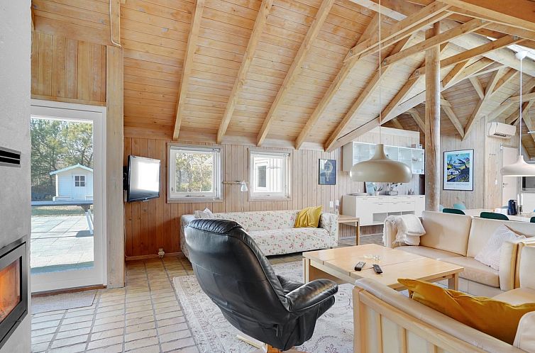 Vakantiehuis "Waldar" - 900m from the sea