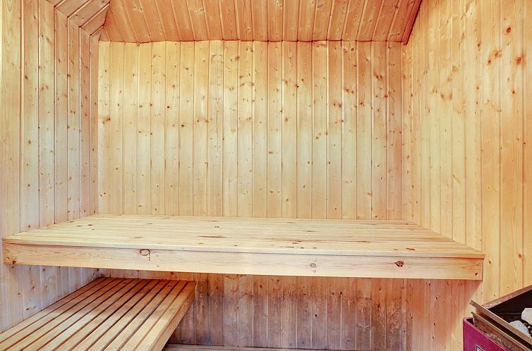 Vakantiehuis "Waldar" - 900m from the sea