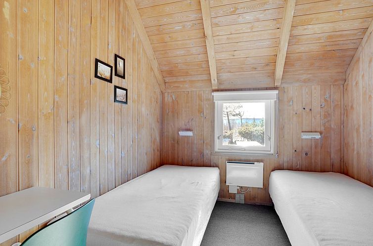 Vakantiehuis "Waldar" - 900m from the sea
