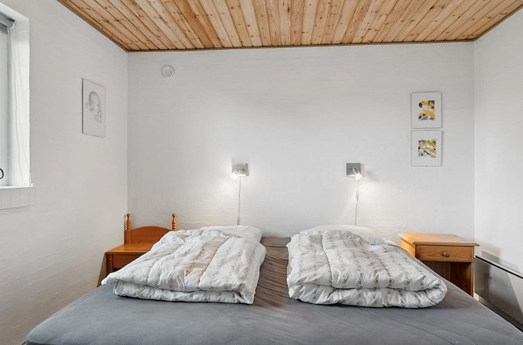 Vakantiehuis "Justine" - 600m from the sea