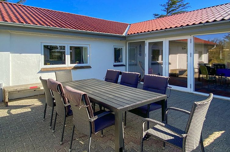 Vakantiehuis "Justine" - 600m from the sea