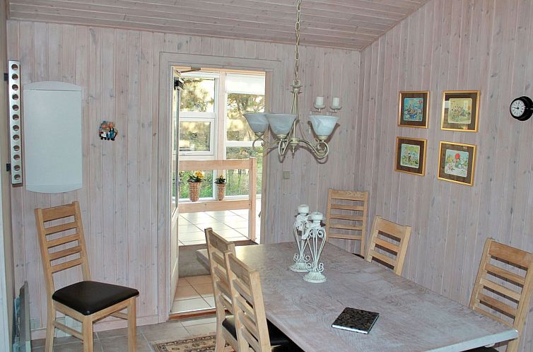 Vakantiehuis "Roulf" - 1.1km from the sea