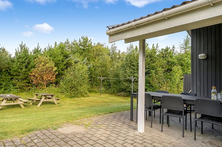 Vakantiehuis "Fredsine" - 900m from the sea