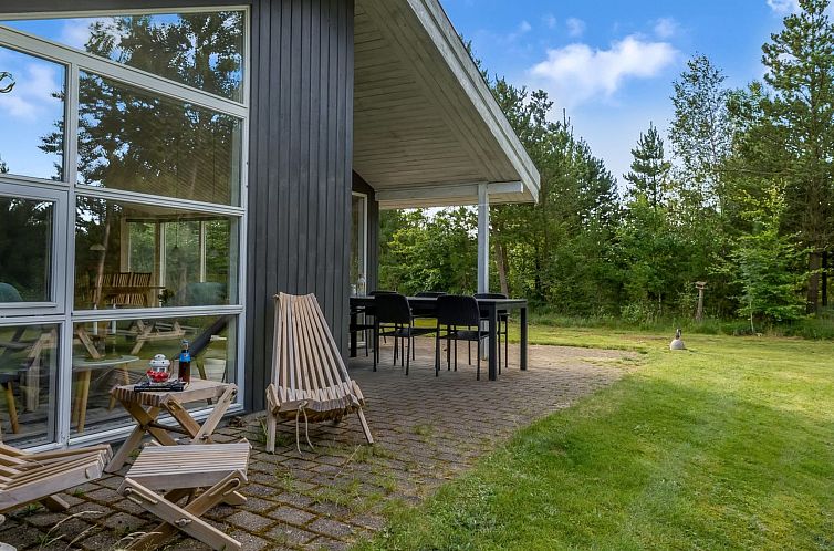 Vakantiehuis "Fredsine" - 900m from the sea