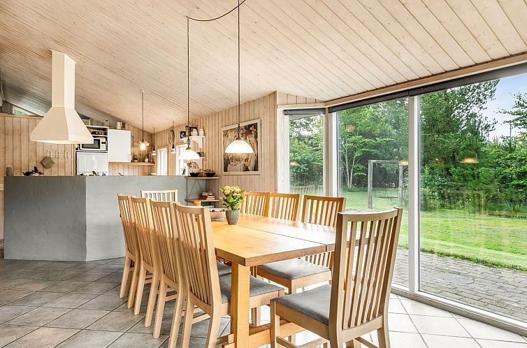 Vakantiehuis "Fredsine" - 900m from the sea