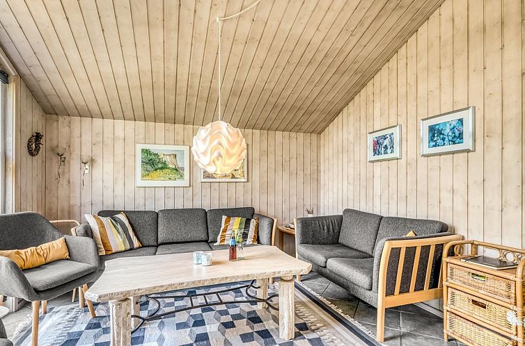 Vakantiehuis "Fredsine" - 900m from the sea