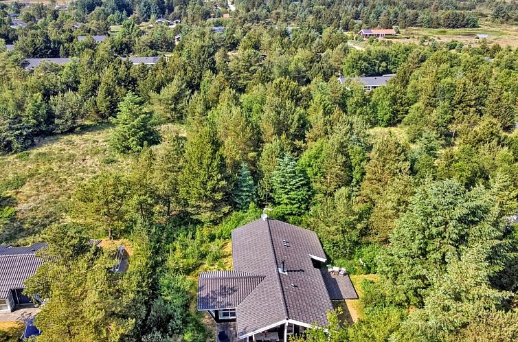 Vakantiehuis "Arlett" - 950m from the sea