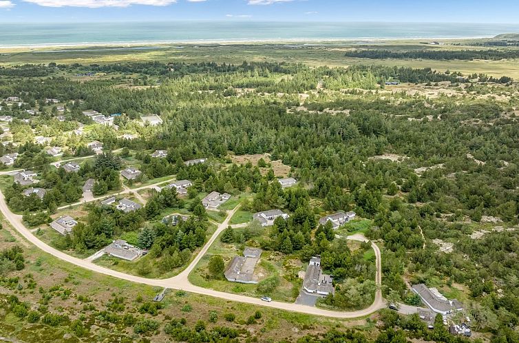 Vakantiehuis "Pihla" - 1.1km from the sea