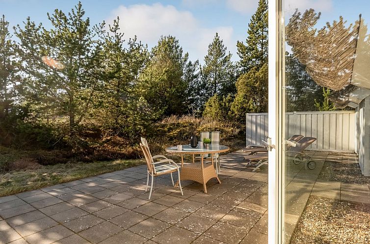 Vakantiehuis "Pihla" - 1.1km from the sea