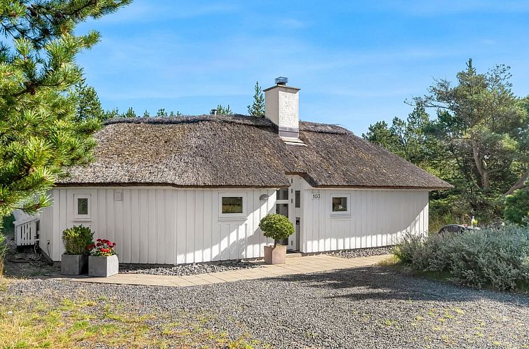 Vakantiehuis "Pihla" - 1.1km from the sea